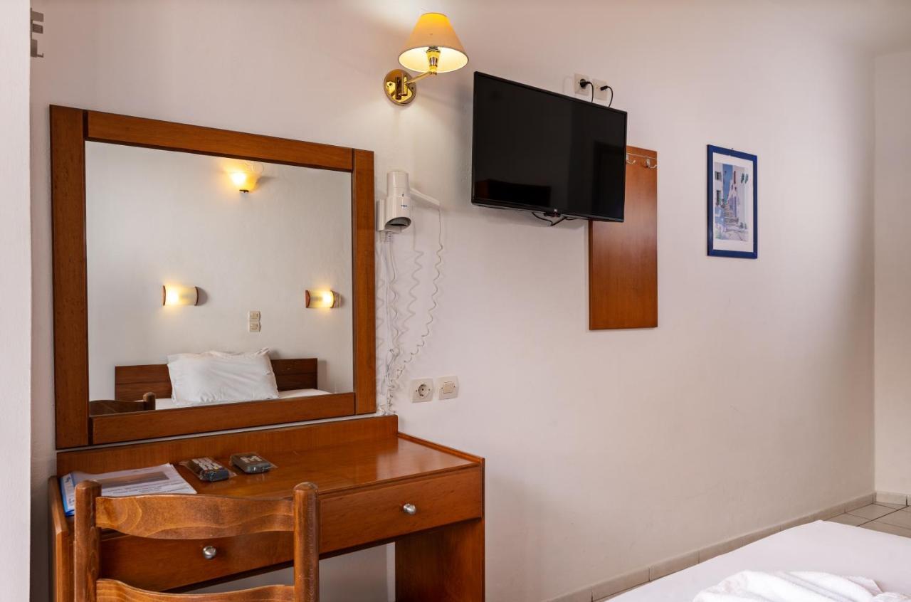 Hotel Kathrin Beach Adelianos Kampos Exteriör bild