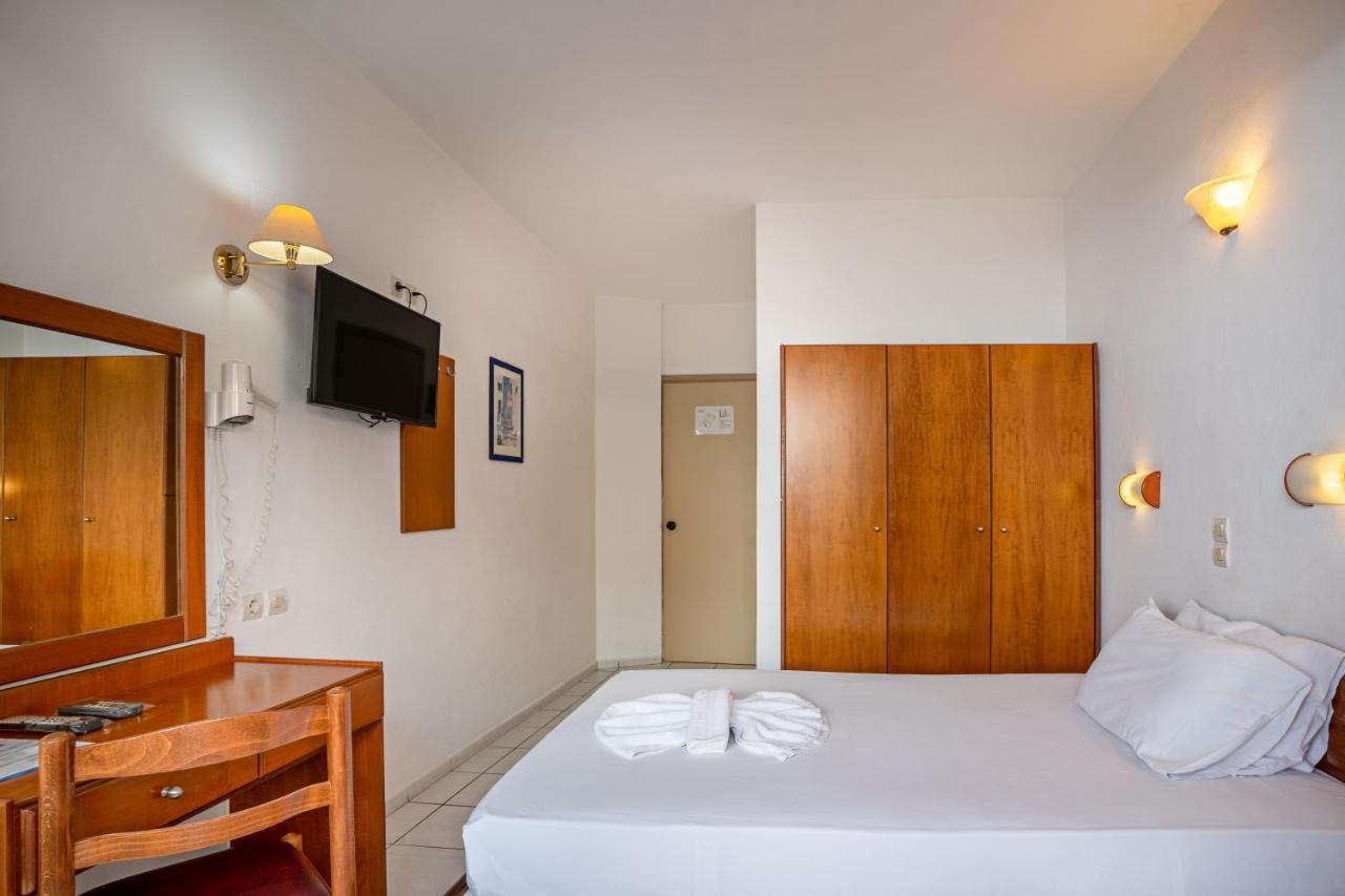 Hotel Kathrin Beach Adelianos Kampos Exteriör bild