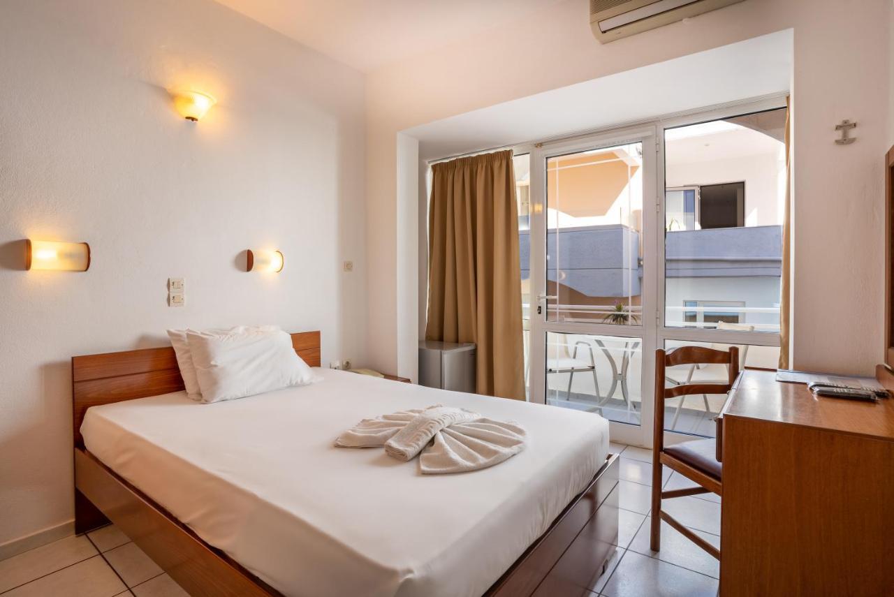Hotel Kathrin Beach Adelianos Kampos Exteriör bild