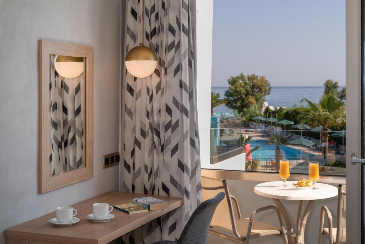 Hotel Kathrin Beach Adelianos Kampos Exteriör bild