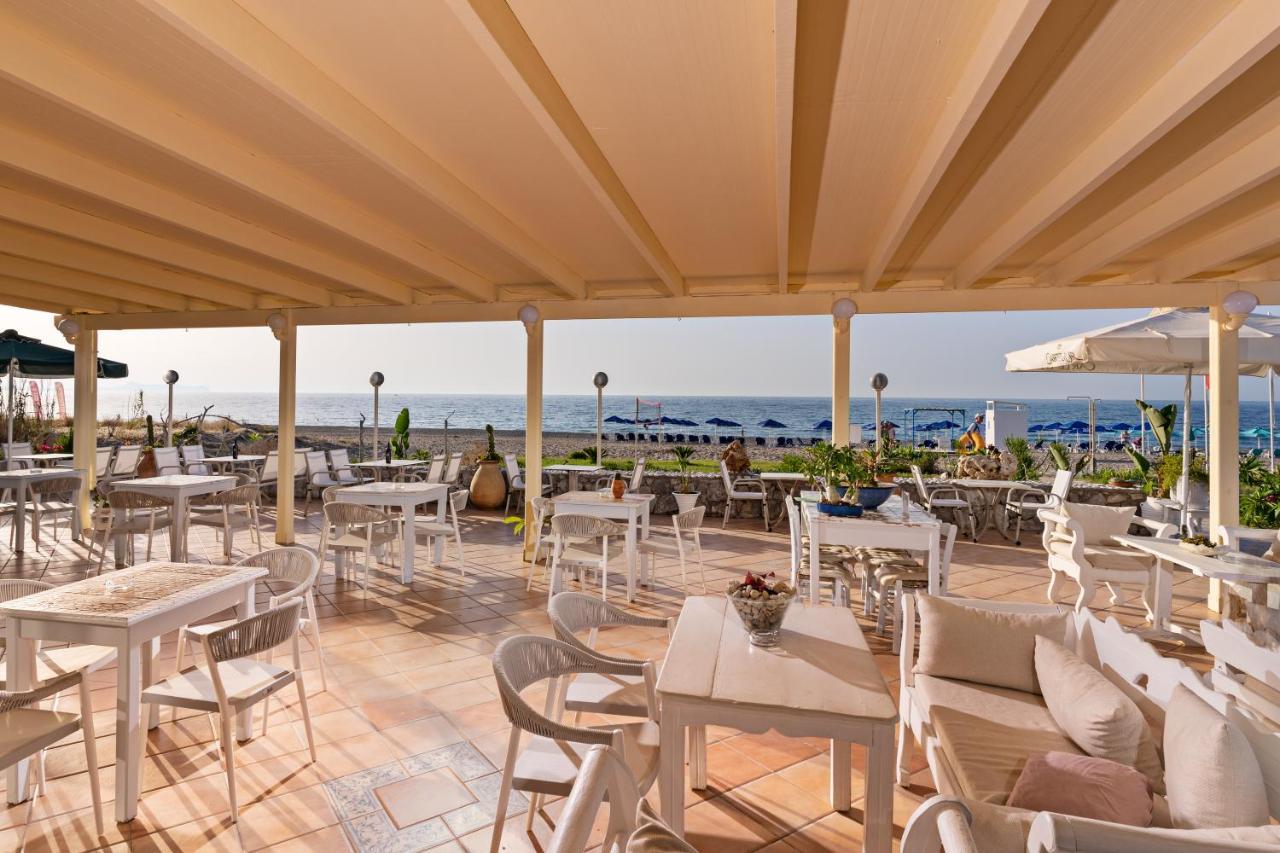Hotel Kathrin Beach Adelianos Kampos Exteriör bild