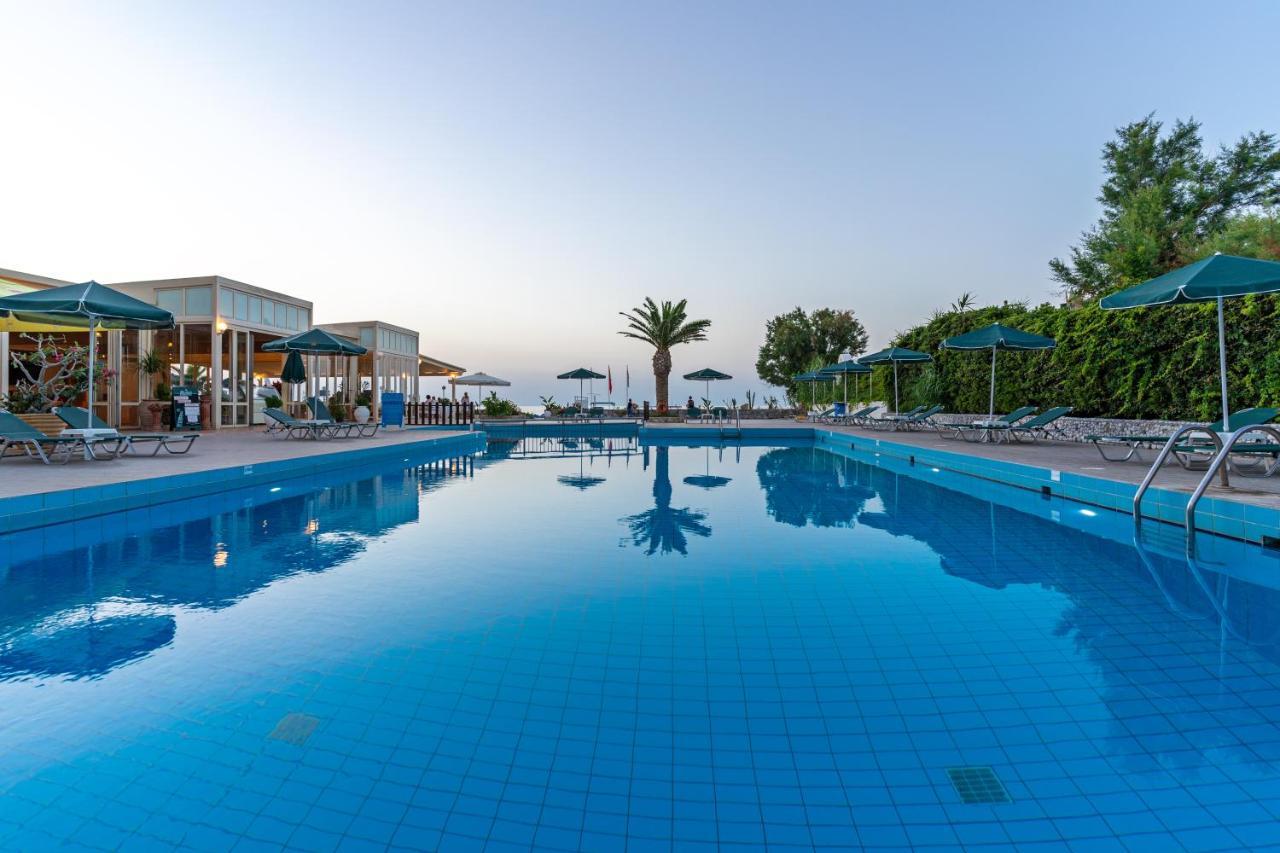 Hotel Kathrin Beach Adelianos Kampos Exteriör bild