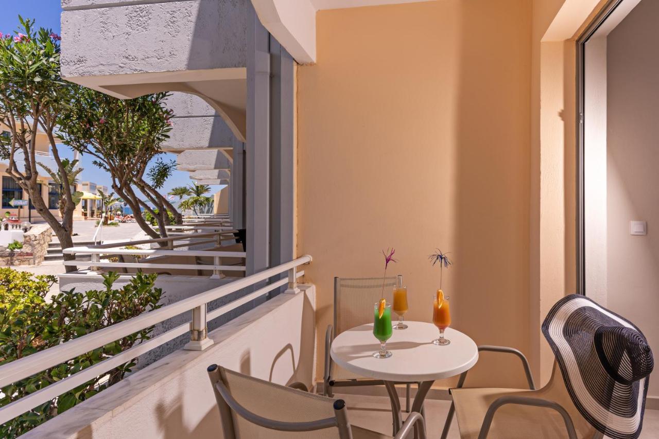 Hotel Kathrin Beach Adelianos Kampos Exteriör bild