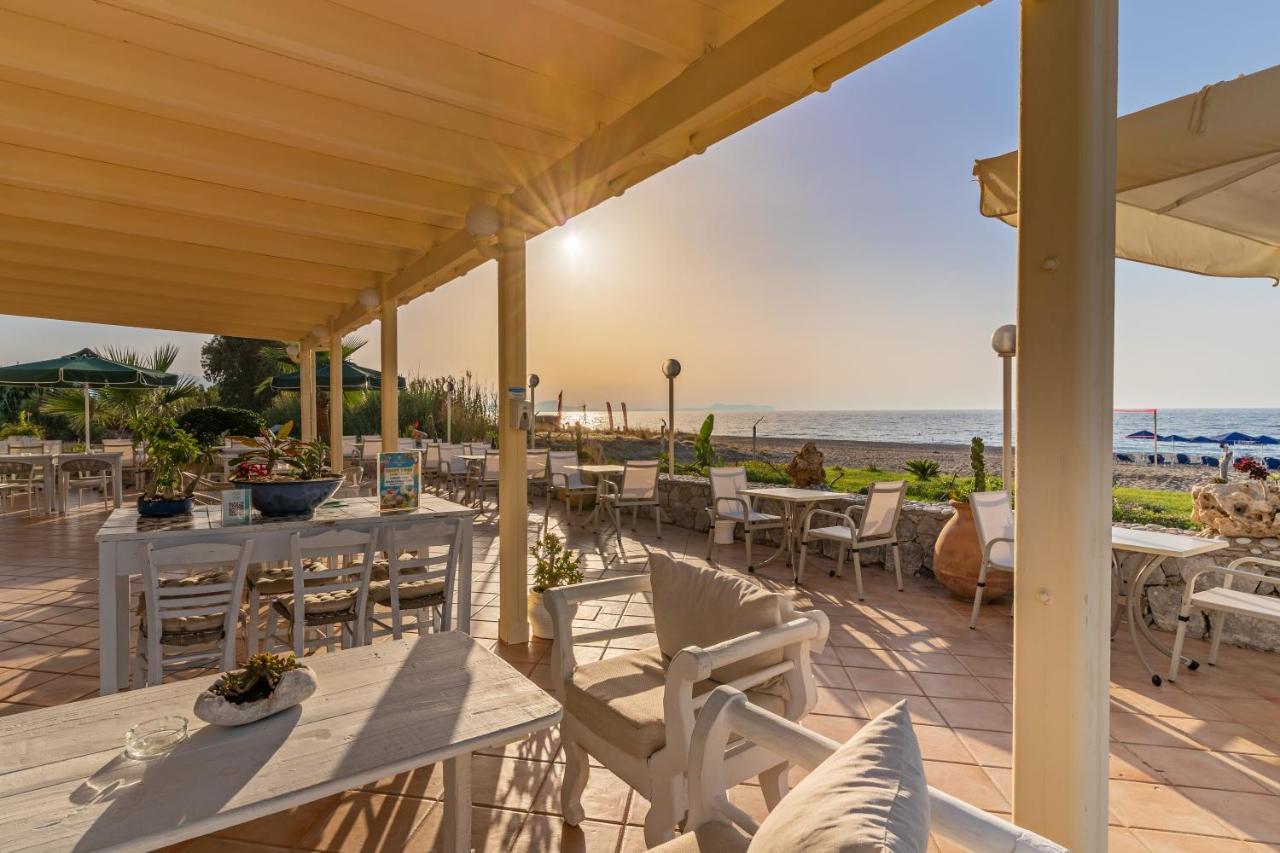 Hotel Kathrin Beach Adelianos Kampos Exteriör bild