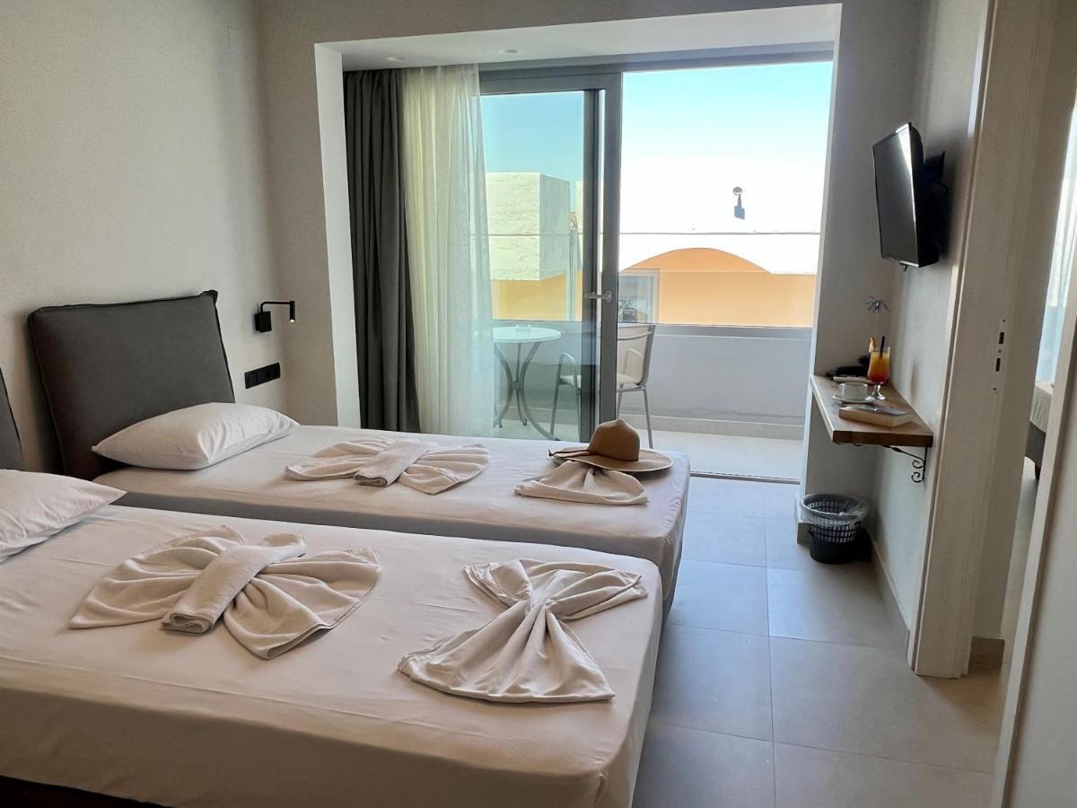 Hotel Kathrin Beach Adelianos Kampos Exteriör bild