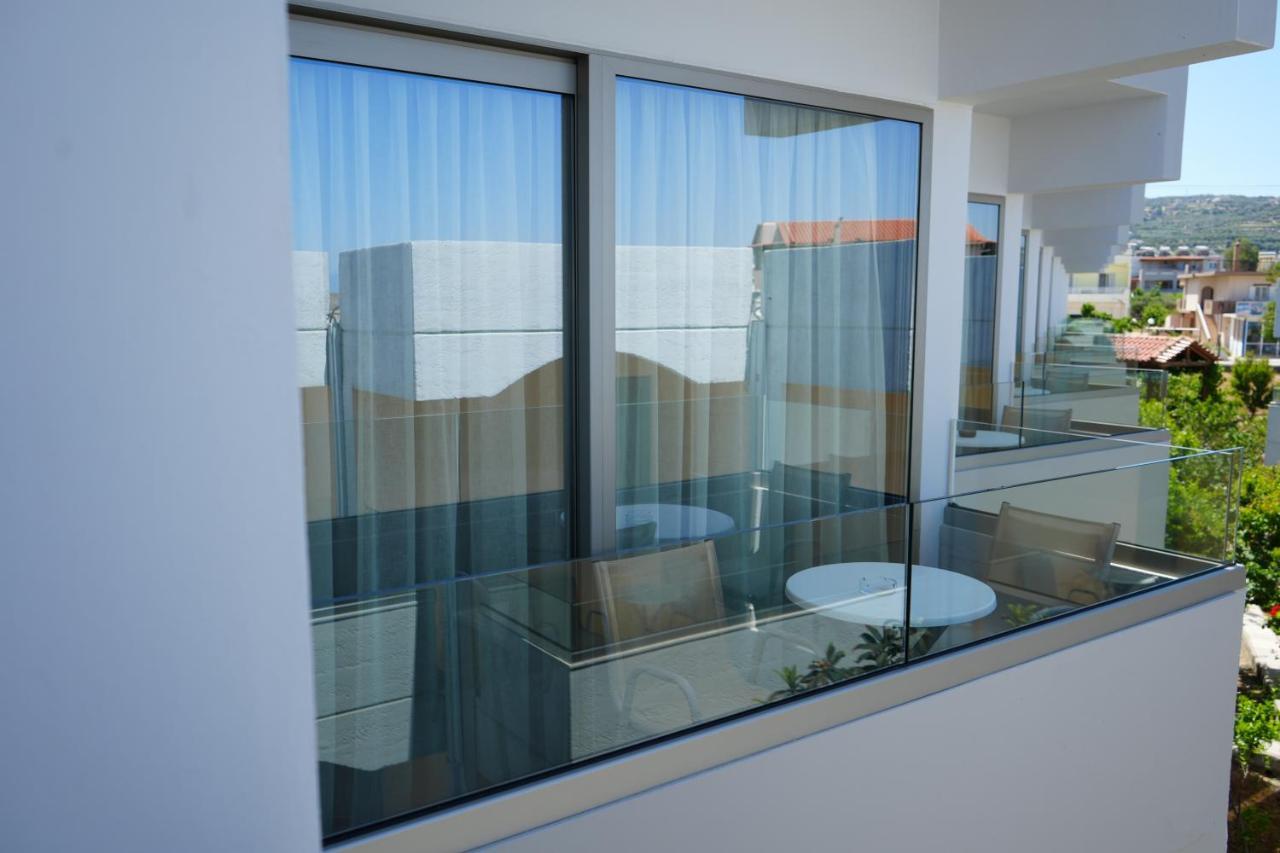 Hotel Kathrin Beach Adelianos Kampos Exteriör bild